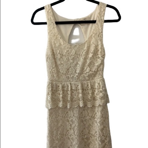 Pins & Needles (Urban) Cream lace peplum dress with scalloped trim - S - Picture 2 of 6